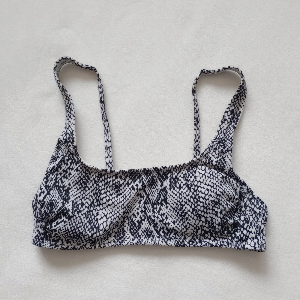 Xhilaration▪️Snakeskin Bikini Swim Top